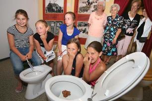 Tentoonstelling POEPgoed bij NME-Centrum