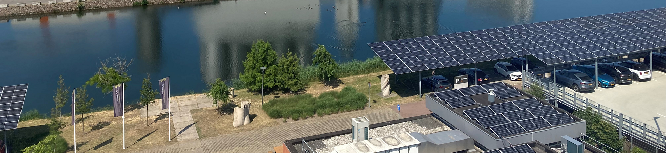 Zonnepanelen op parkeerplaatsen aan de haven van Oss