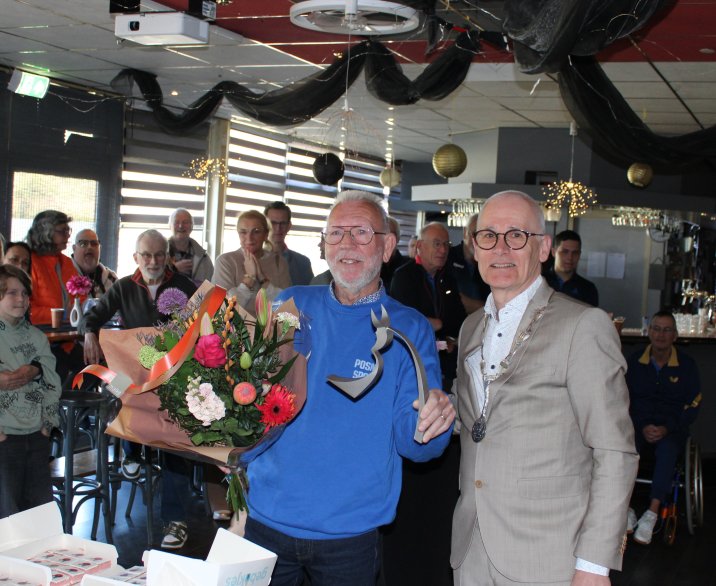 Prijsuitreiking van Osje aan meneer