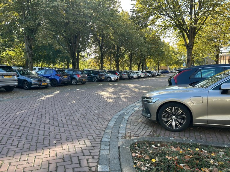 Tijdelijk minder parkeerplaatsen door ontwikkeling Raadhuiskwartier