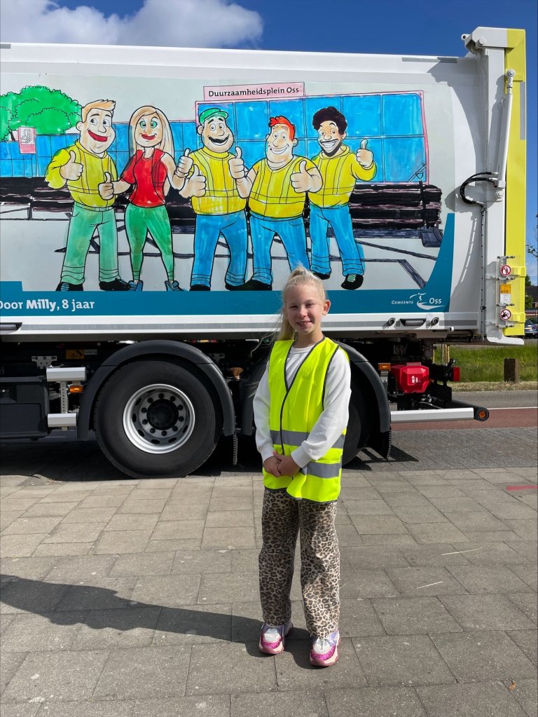 Milly (8) krijgt een eigen vuilniswagen